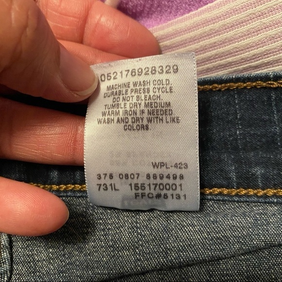 Levi’s Jeans Women’s Size 12 Blue Dark wash 548 Perfectly Slimming Flare Jeans - Picture 9 of 12